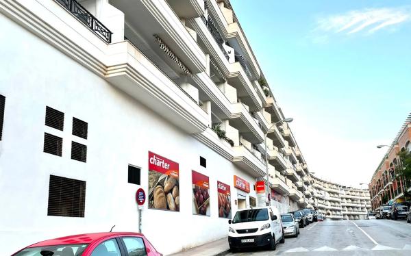 Local en avenida Masnou thumbnail 1
