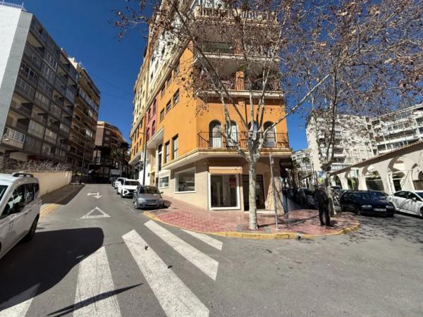 Local en calle La Pau photo 2