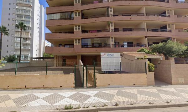 Local en calle Teulada photo 1