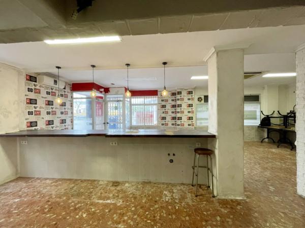 Local en calle de Sagunt photo 3