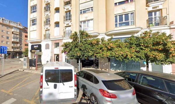 Local o nave en avenida de Joan Fuster photo