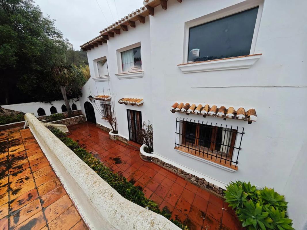 Properties for sale and rent in Spain photo 1