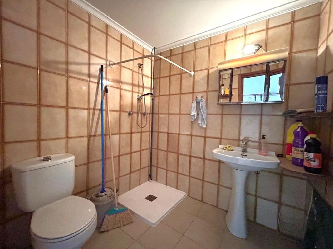 Properties for sale and rent in Spain photo 2