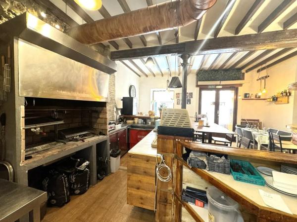 Local en calle de Loreto, 24 photo 3
