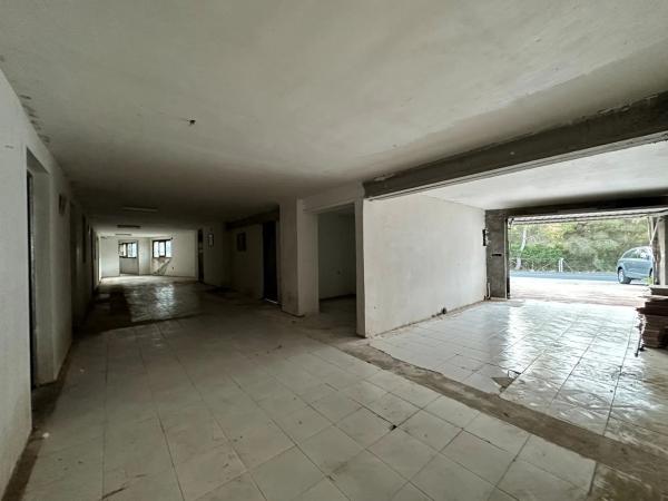 Nave en Puerto thumbnail 1