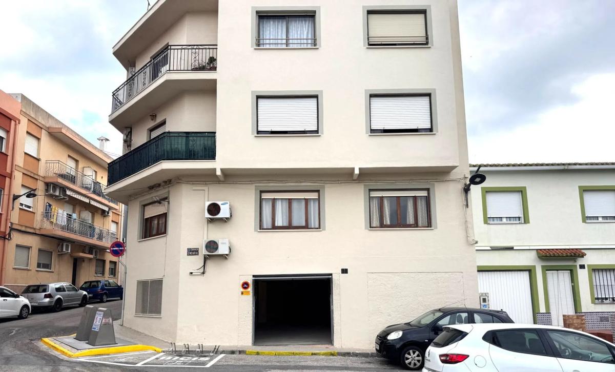 Properties for sale and rent in Spain photo 2