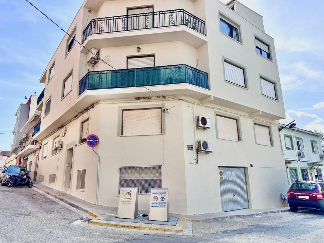 Properties for sale and rent in Spain photo 3