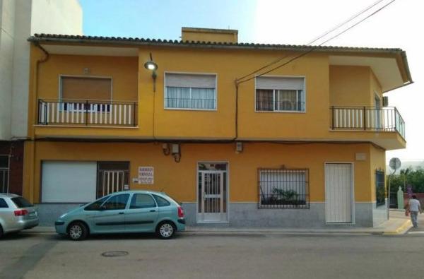 Local o nave en calle Menéndez Pidal photo