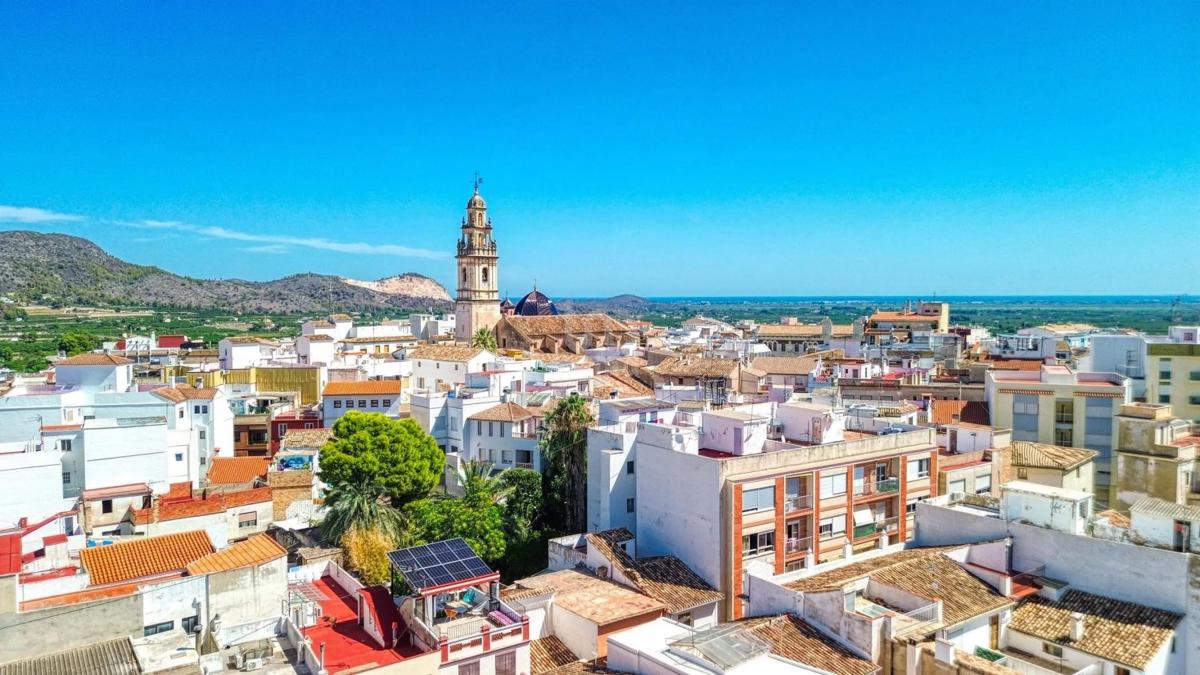 Properties for sale and rent in Spain photo 5