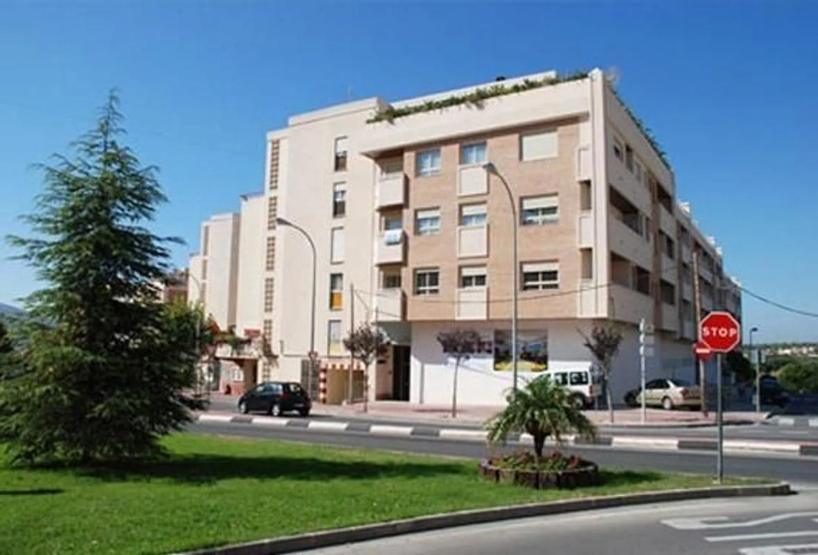Propiedades en venta y alquiler en España photo 1