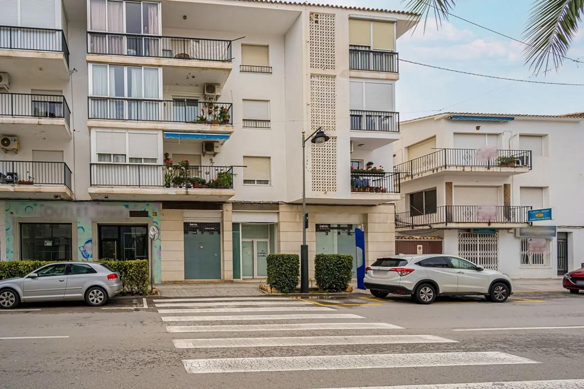 Properties for sale and rent in Spain photo 2