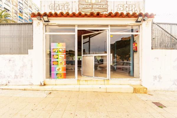 Local en avenida de Suecia, 2 photo 1