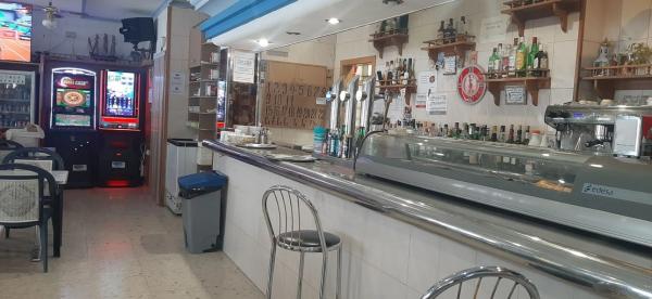 Local en calle Santander photo 1