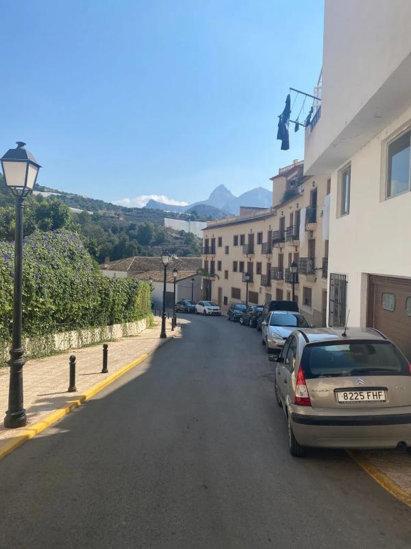 Propiedades en venta y alquiler en España photo 1