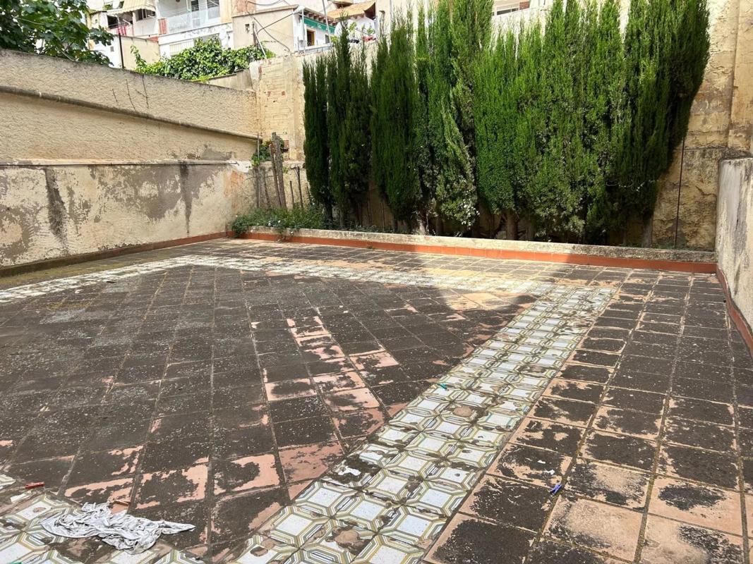 Properties for sale and rent in Spain photo 1
