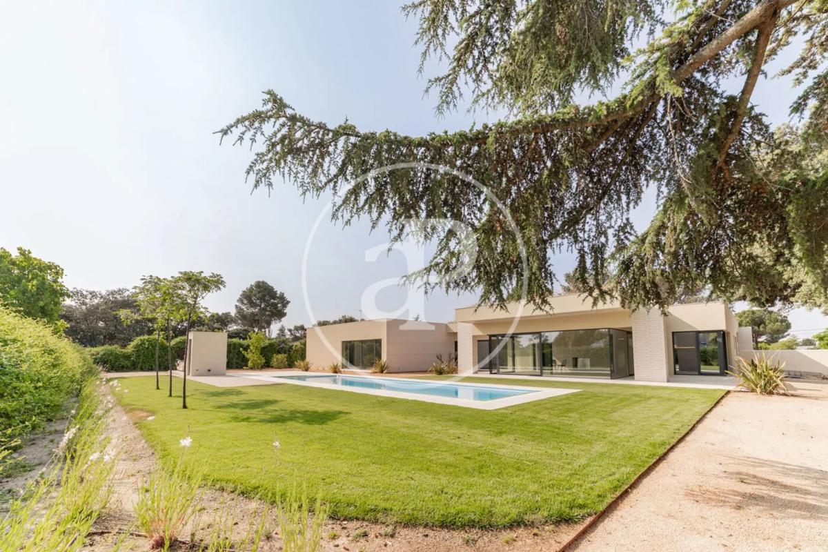 Terreno en venta en Boadilla del Monte, Madrid photo 2