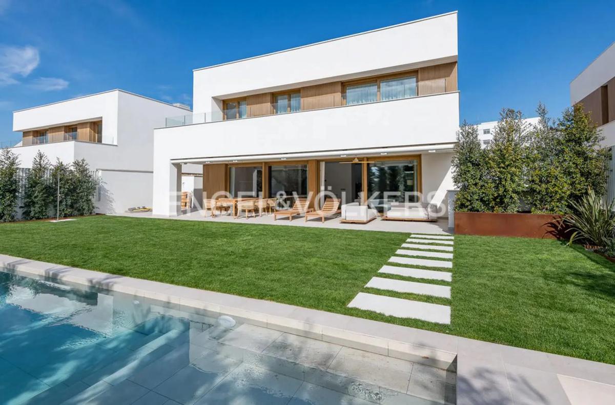 Venta de chalet independiente en Avenida Mestre Falla, Sitges
photo 2