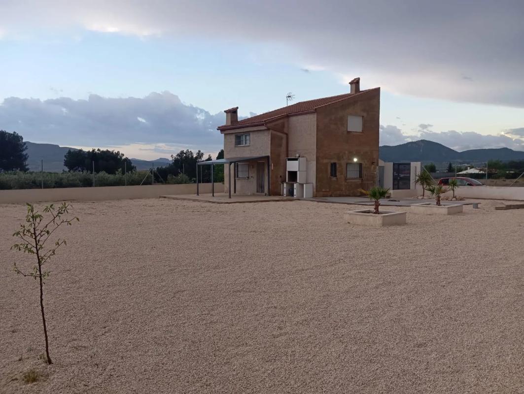 Propiedades en venta y alquiler en España photo 2