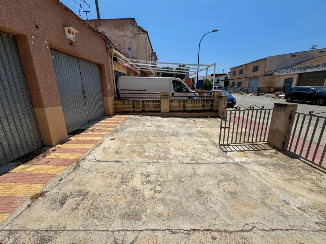 Properties for sale and rent in Spain photo 3