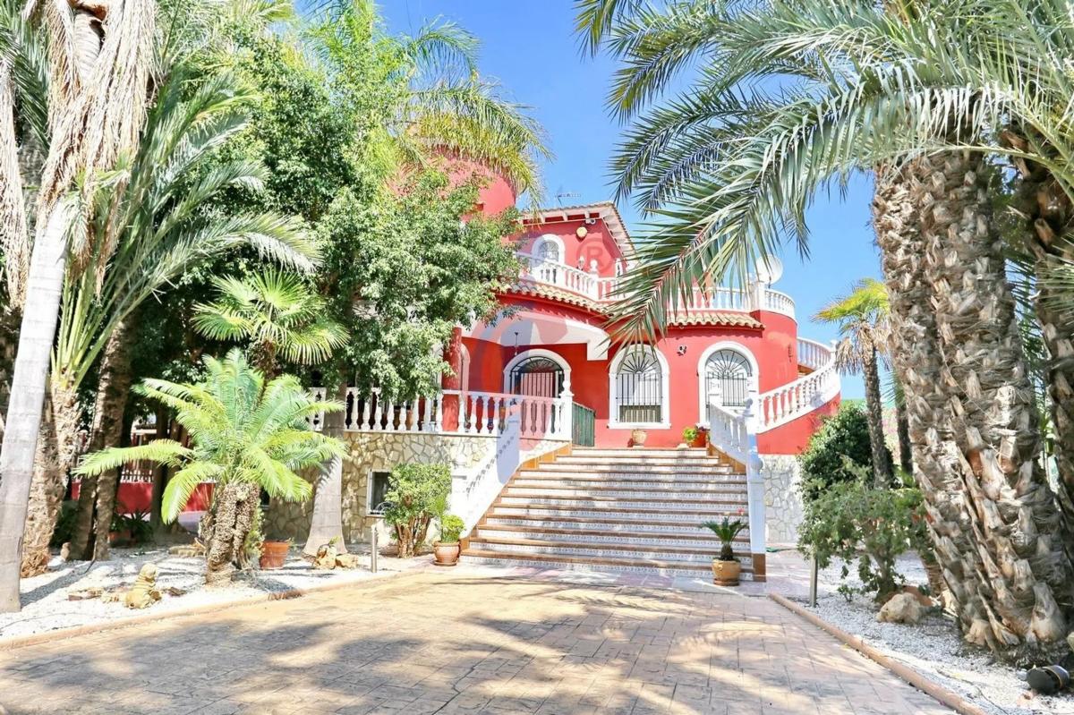 Propiedades en venta y alquiler en España photo 1