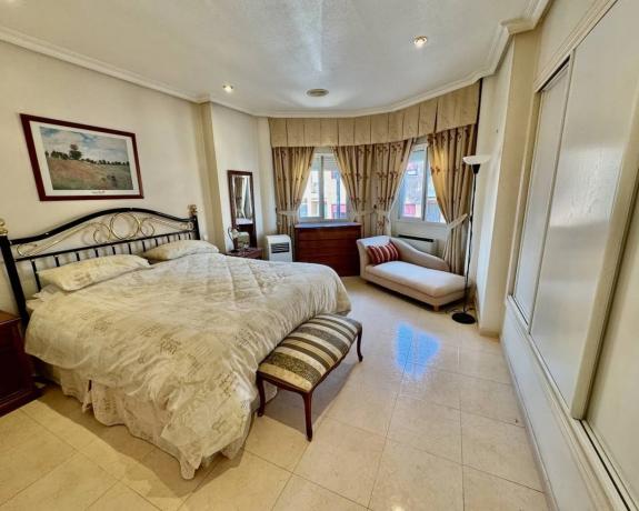 Casa independiente en calle Picasso s/n photo 2