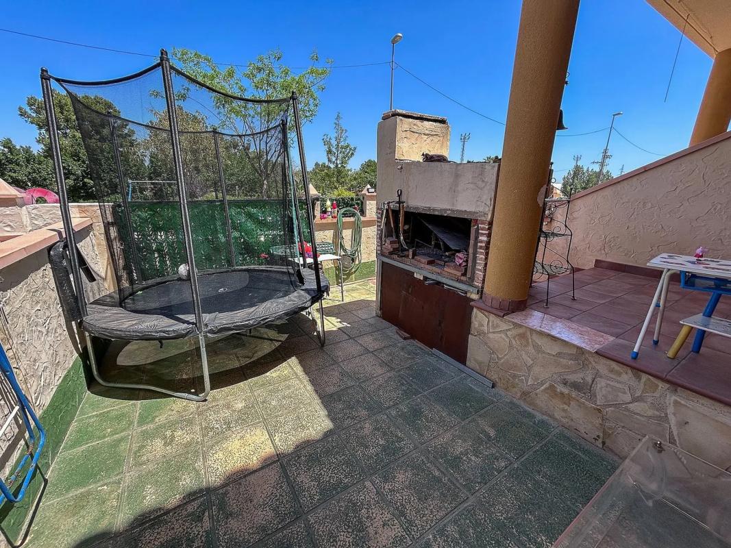 Properties for sale and rent in Spain photo 4