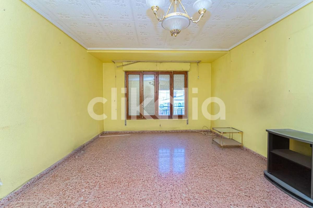 Продажа квартиры на Calle Veintidós de Diciembre, Долорес
 photo 2