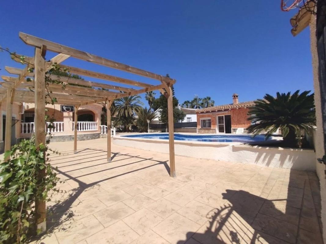 Propiedades en venta y alquiler en España photo 2