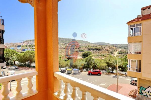 Piso en venta en Avenida del País Valencià, 3, Guardamar del Segura thumbnail 2