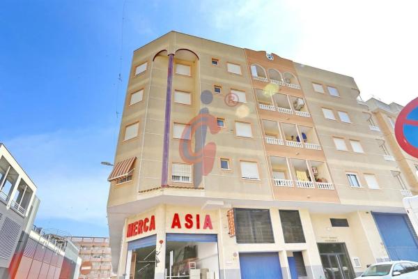 Piso en venta en Avenida del Mediterrani, 12, Guardamar del Segura thumbnail 2