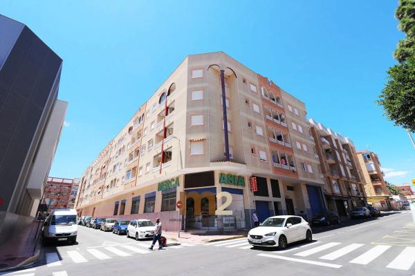 Piso en venta en  Avenida del Mediterrani, Guardamar del Segura photo 4