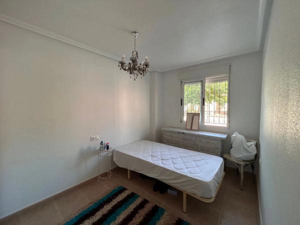 Piso en venta en Piso en Jacarilla, Jacarilla thumbnail 2