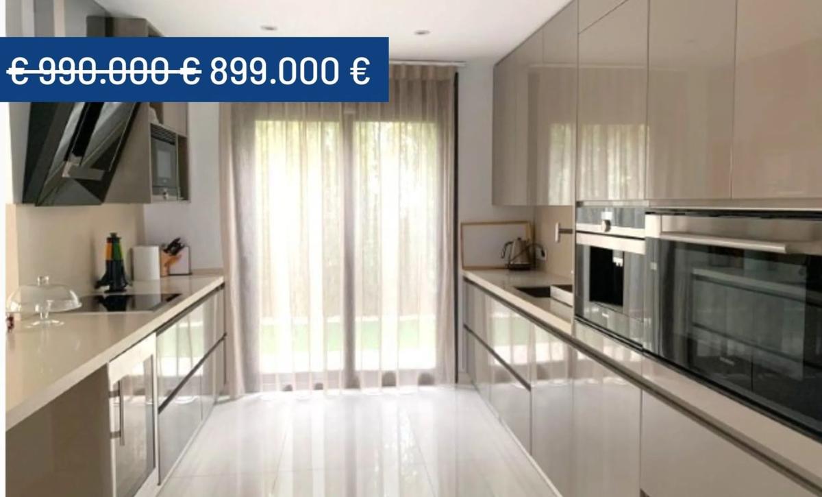 Sale of independent chalet in Barrio Aguamarina, Orihuela
 photo 2