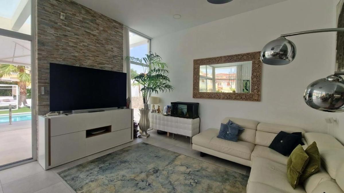 Properties for sale and rent in Spain photo 4