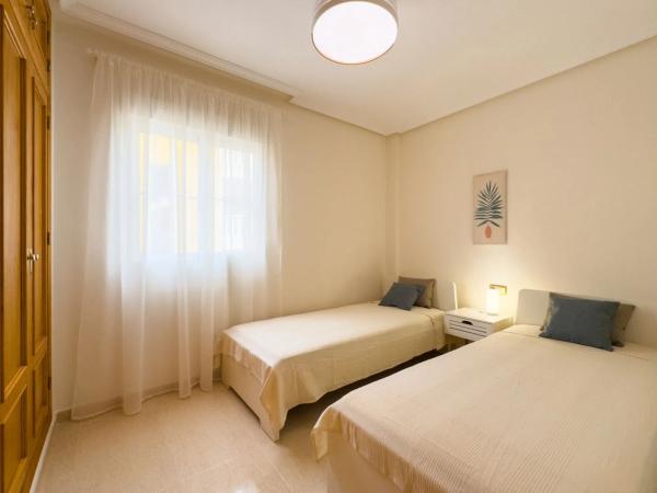 Mieszkanie na sprzedaż w Calle Castillo de la Atalaya, Orihuela photo 1