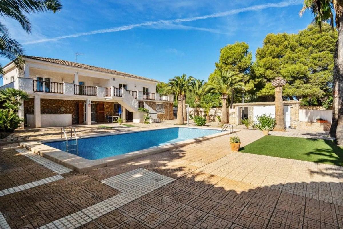 Properties for sale and rent in Spain photo 2