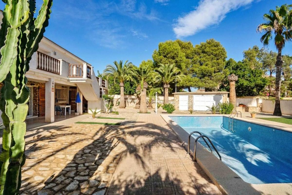 Properties for sale and rent in Spain photo 3
