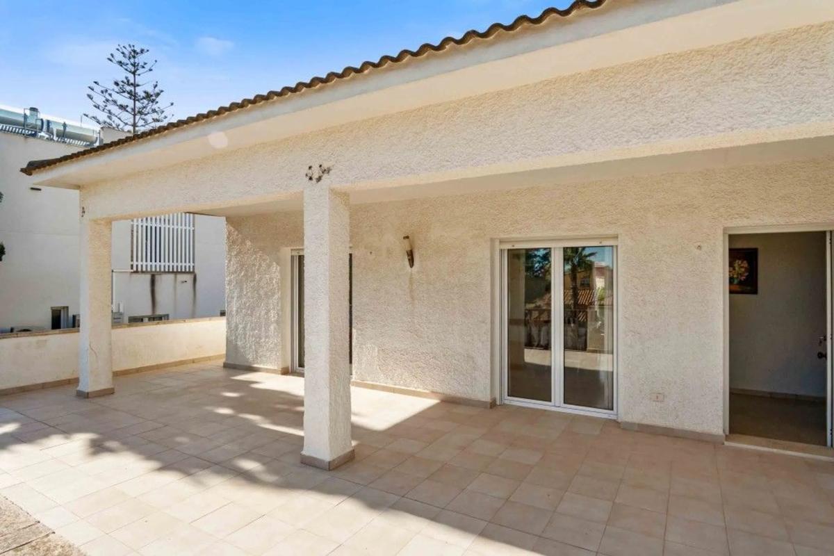 Properties for sale and rent in Spain photo 5
