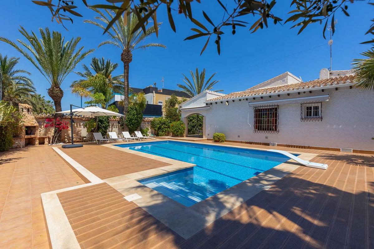 Properties for sale and rent in Spain photo 4