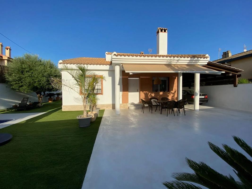 Properties for sale and rent in Spain photo 1