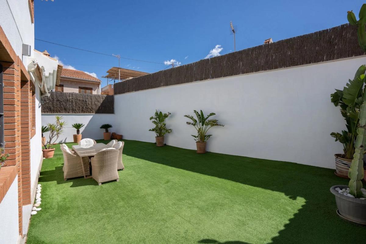Properties for sale and rent in Spain photo 2