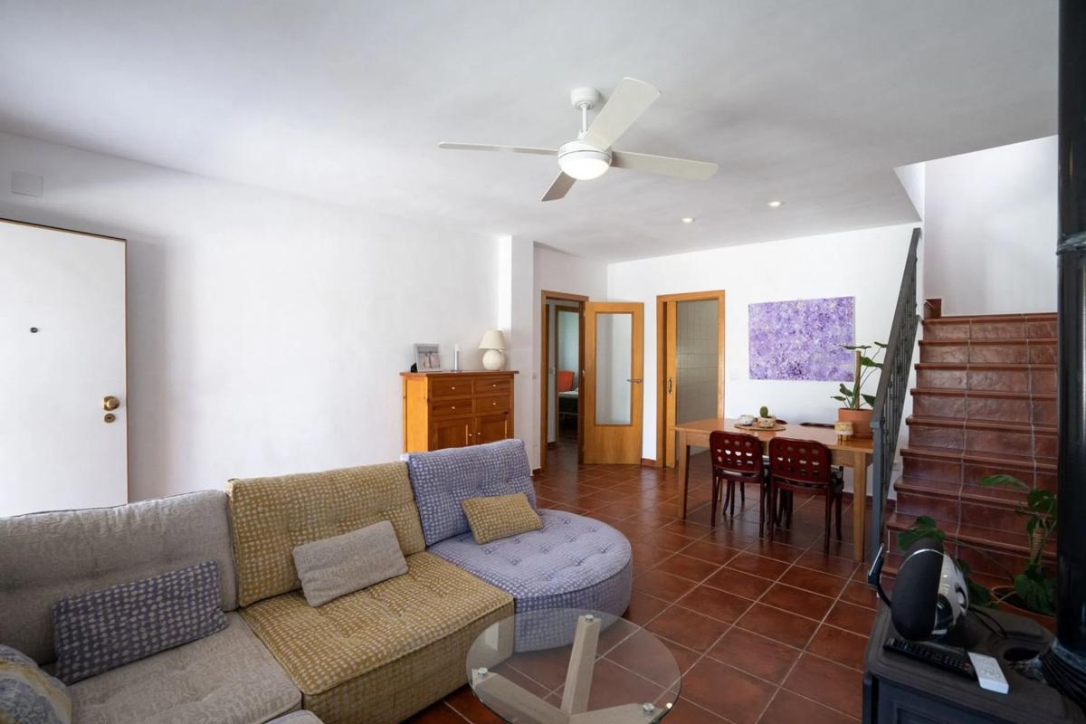 Properties for sale and rent in Spain photo 3
