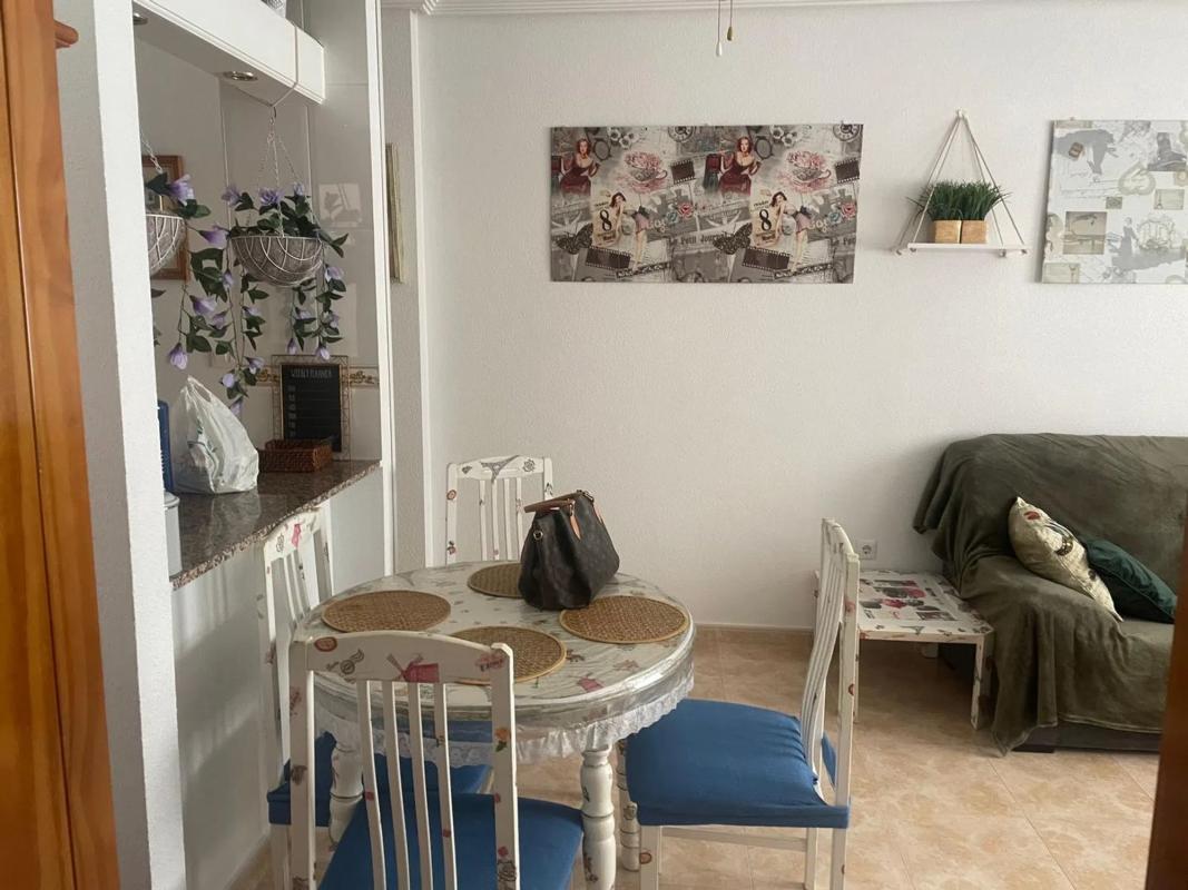 Sale of apartment in Calle del Huerto, Torrevieja
photo 1