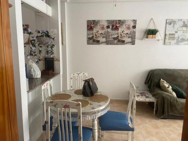 Piso en venta en  Calle del Huerto, Torrevieja photo 1