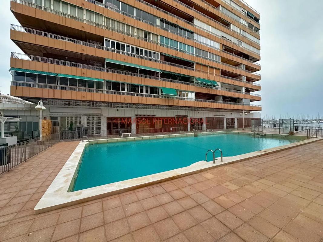 Sale of apartment in Avenida Doctor Gregorio Marañón, Torrevieja
photo 1