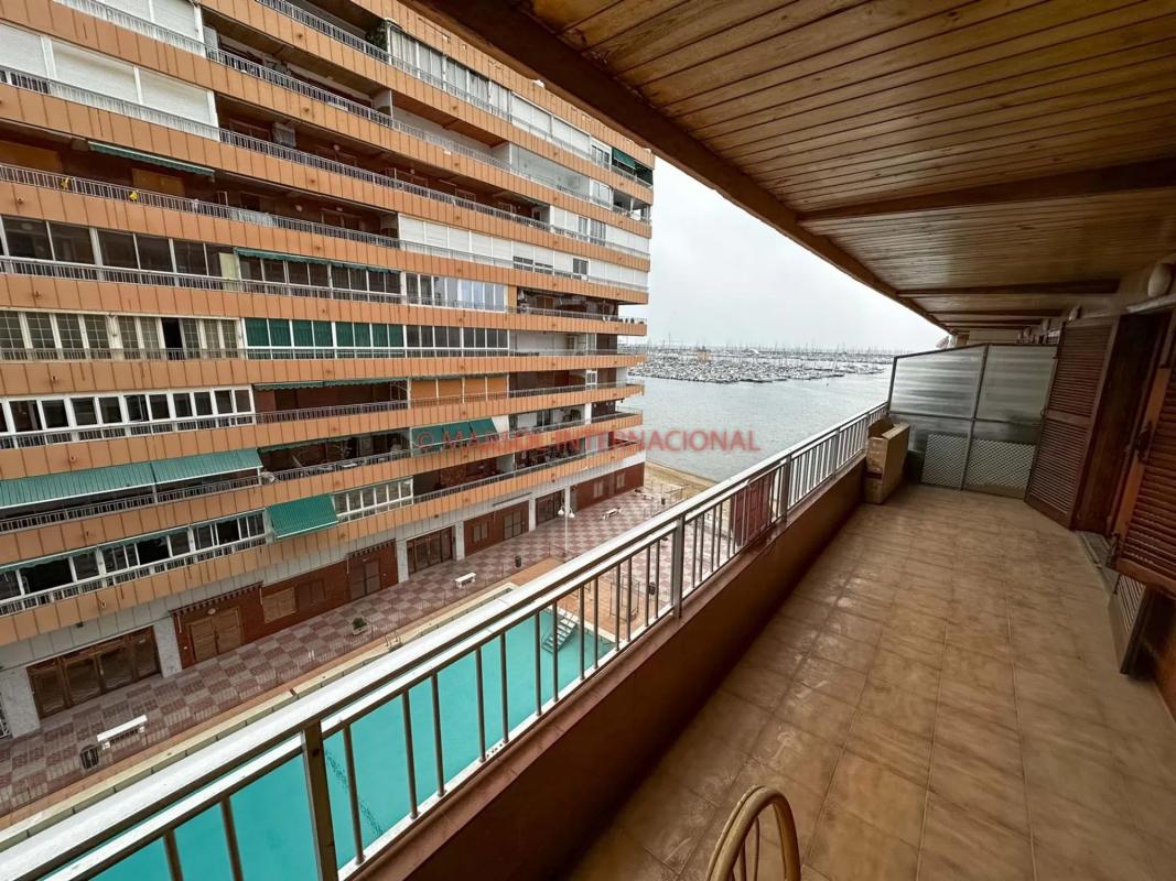 Sale of apartment in Avenida Doctor Gregorio Marañón, Torrevieja
photo 4