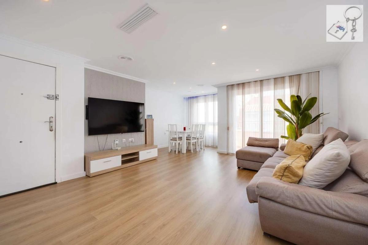 Sale of apartment in Calle San Pascual, Torrevieja
photo 1