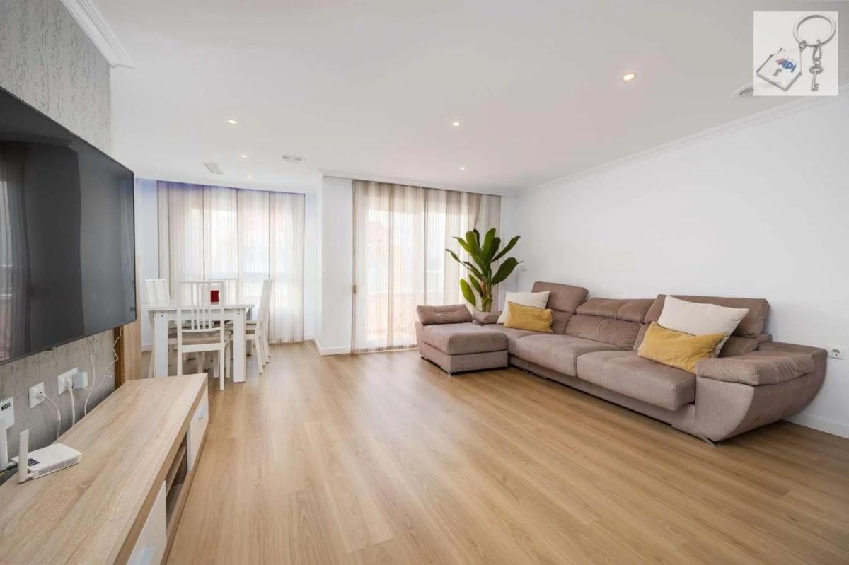 Sale of apartment in Calle San Pascual, Torrevieja
photo 3
