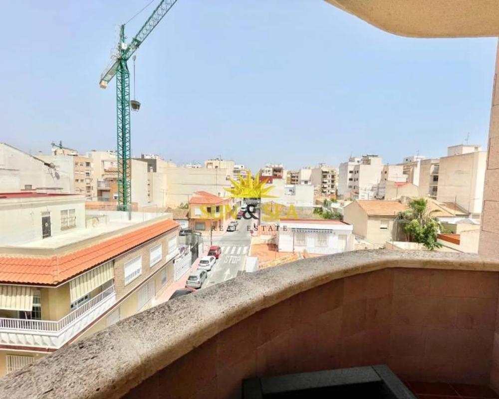 Venta de piso en Barrio Puerto Deportivo, Torrevieja
photo 1