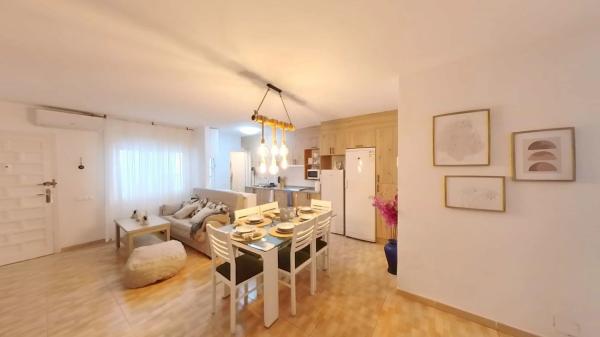 Chalet adosado en Av Francia, 13 photo 1